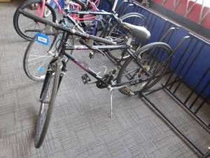 lot 21694 image: CrossRoads Cruz Specialized Bicycle