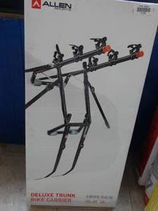 lot 21705 image: Allen Sports Deluxe Truck Bike Carrier 3 Bike Rack