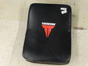 lot 21728 image: Throwdown Kick Pad