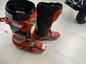 lot 21731 image: Pair of Alpine Stars Tech 10 Size 13 Boots