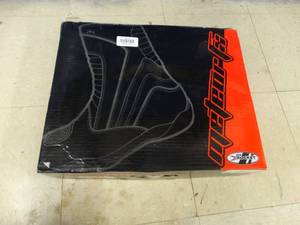 lot 21735 image: Joe Rocket Size 9 Meteor FX Boots in Box