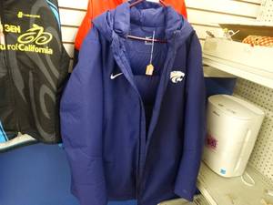 lot 21750 image: Nike KSU Wildcats XL Coat