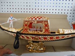 lot 21751 image: Vintage Large Red Gondola Lamp
