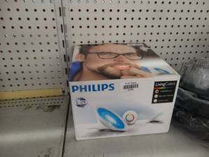lot 21755 image: Philips Living colors in box
