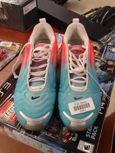 lot 21814 image: Nike Airmax size 9.5
