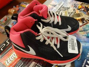lot 21816 image: Nike shoes- size 11c