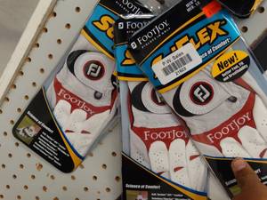 lot 21823 image: Lot of footjoy golf gloves