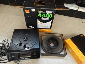 lot 21783 image: Kodak 4400 projector w box
