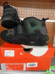 lot 21788 image: 6Y Nike Air more uptempo SE w box- Preowned