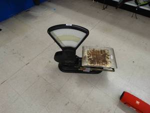 lot 21860 image: Toledo Parcel Post Scale - No springs