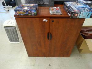lot 21855 image: 2 door wood cabinet
