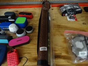 lot 21940 image: Pool Cue with Carrying Case