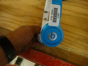 lot 21951 image: Blue and White Beats by Dre