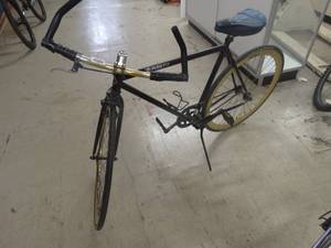 lot 37960 image: Pure Fix Bicycle