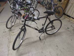 lot 37952 image: Hard Rock Specialized Bicycle
