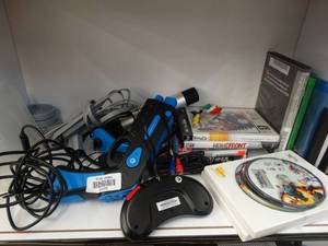 lot 21976 image: Lot of Gaming Accessories