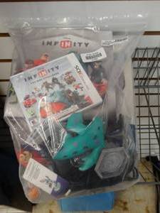 lot 21996 image: Lot of Disney Infinity Accessories