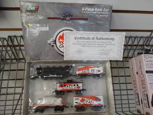 lot 22000 image: Mac Tools 6-Piece Train Set