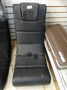 lot 24512 image: Black Folding Gaming Chair