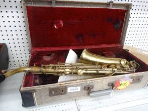 lot 24544 image: Saxophone in Carrying Case
