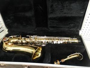 lot 24548 image: Saxophone in Carrying Case