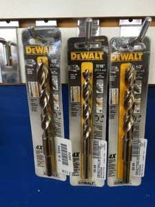 lot 24574 image: Lot of DeWalt Drill Bits