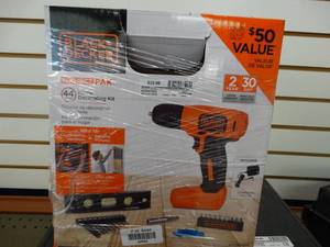 lot 24583 image: Black & Decker Home Decorating Kit