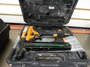 lot 24586 image: Pneumatic Brad Nailer