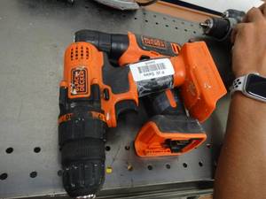 lot 24605 image: Lot of 2 Black & Decker Drills
