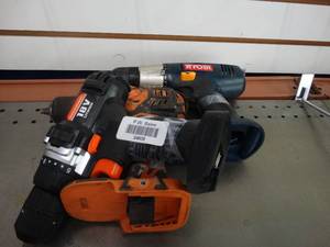 lot 24606 image: Lot of Drills