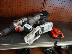 lot 24613 image: Lot of 2 Porter Cable Power Tools and Battery