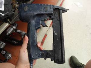 lot 24627 image: Craftsman Nail Gun