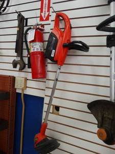 lot 24637 image: Black & Decker Cordless Trimmer
