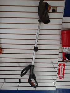 lot 24638 image: Worx Weed Trimmer