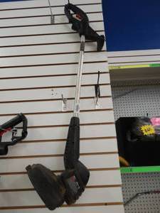 lot 24643 image: Black & Decker Trimmer