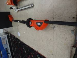 lot 24715 image: Black & Decker Hedge Trimmer