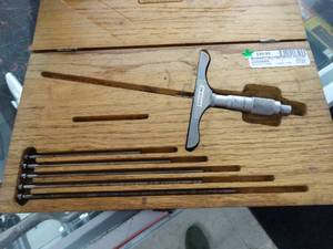lot 24729 image: Starrett Multimeter