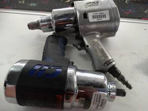 lot 24747 image: Lot of 2 Impact Wrenches