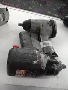 lot 24748 image: Lot of 2 Impact Wrenches