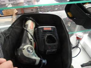 lot 24768 image: Craftsman Hammerhead Auto Hammer and DieHard Lithium Ion 12V Battery Quick Charger