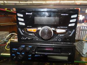 lot 24783 image: Lot of 2 Car Radios