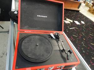 lot 24796 image: Red Crosley Turntable