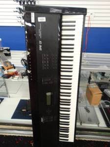 lot 24823 image: Peavey DPM C8 Midi System Performance Controller Keyboard