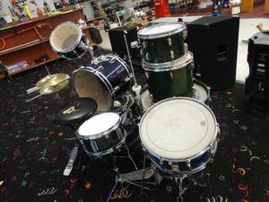 lot 24824 image: Large Lot of Assorted Drums
