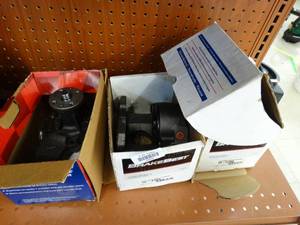 lot 24835 image: Lot of Friction Choice Calipers and Pump