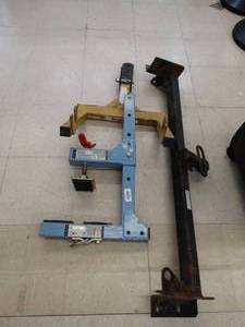 lot 24878 image: Lot of Hitches