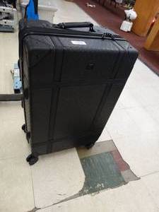 lot 24879 image: Black Swiss Gear Rolling Suitcase