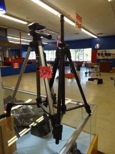 lot 24889 image: Lot of 2 Tripods
