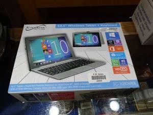 lot 24909 image: 10.1 Windows Tablet  Keyboard