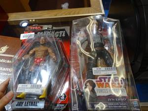 lot 24917 image: Lot of 2 Action Figures